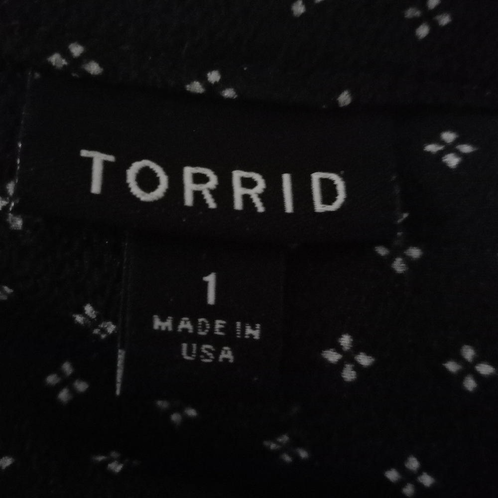 Torrid 2X V-Neck Crocheted Trim Sleeveless Tunic Top Plus - Picture 15 of 15